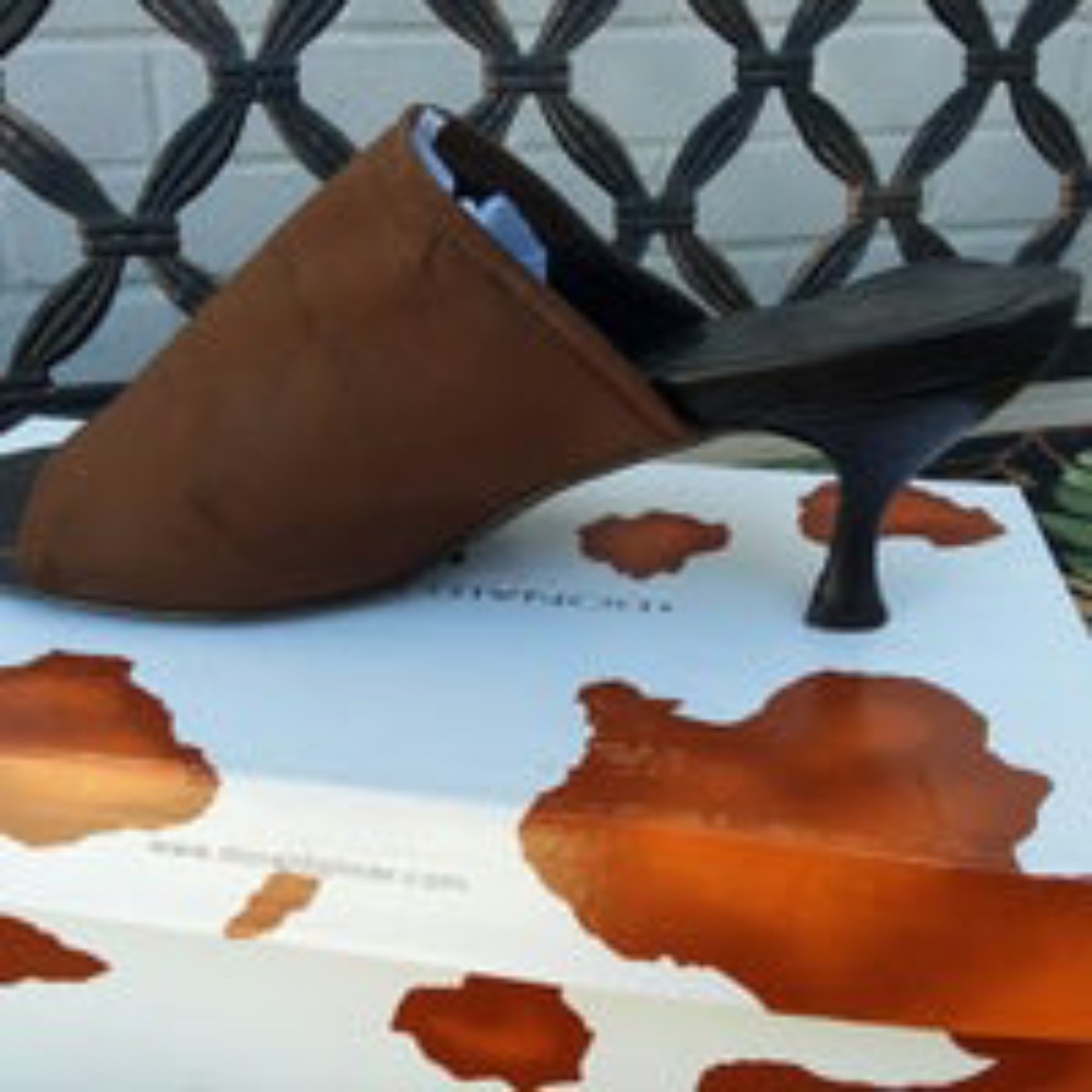 Donald J. Pliner Brown fabric mule